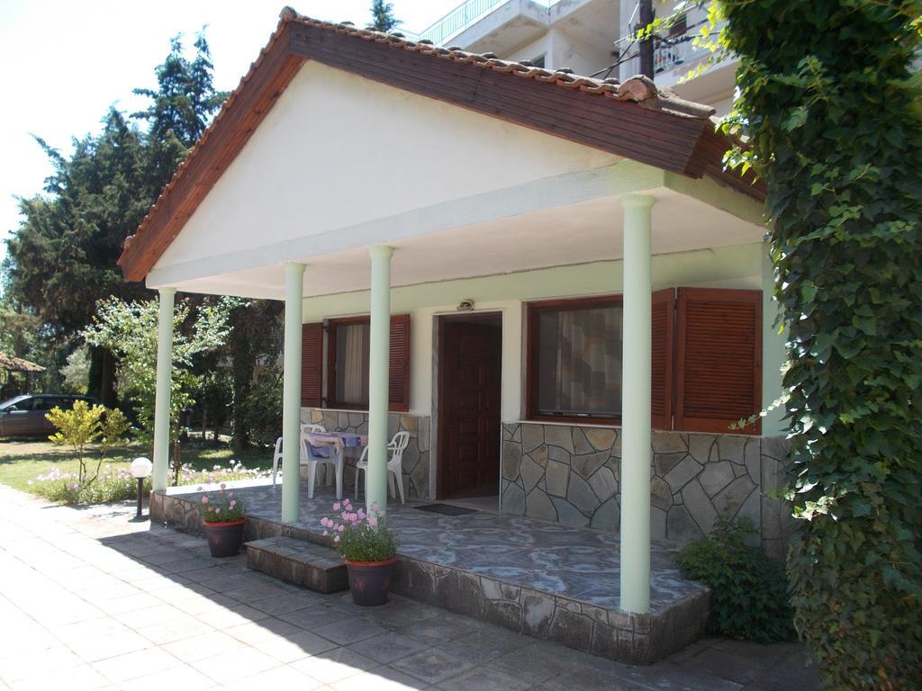 Drosia Apartments 아스프로발타 외부 사진