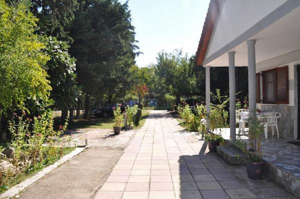 Drosia Apartments 아스프로발타 외부 사진