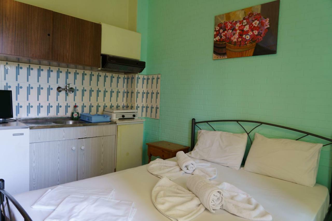 Drosia Apartments 아스프로발타 외부 사진